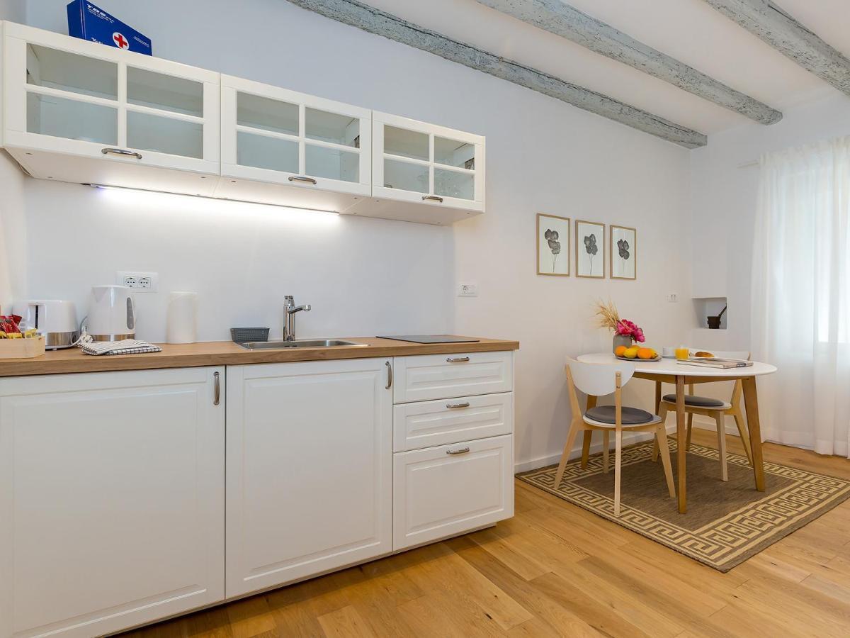 Cozy Montalbano Studios By Irundo Rovinj Extérieur photo