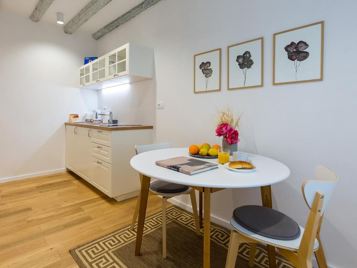 Cozy Montalbano Studios By Irundo Rovinj Extérieur photo